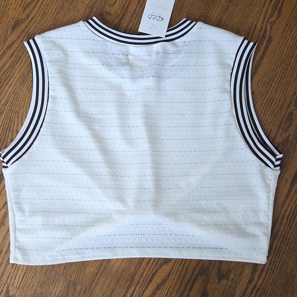 Crop Top - Picture 4 of 4